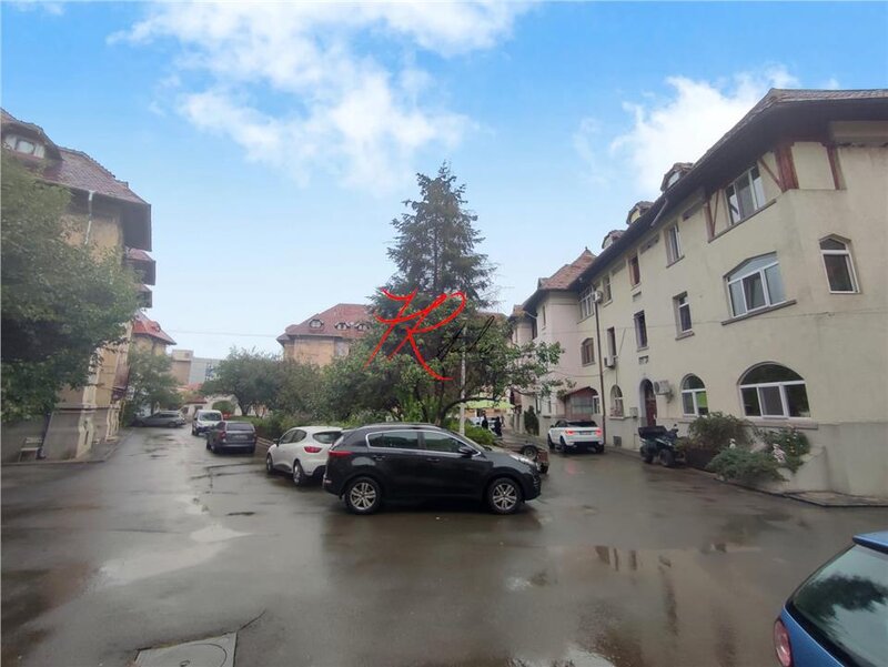 Parcul Carol, vanzare apartament 2 camere in bloc mic, cu CT
